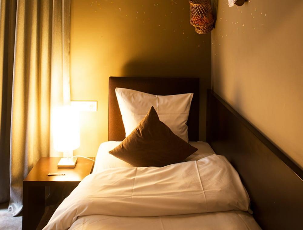 Saint-Gilles Hotel The Neufchatel מראה חיצוני תמונה