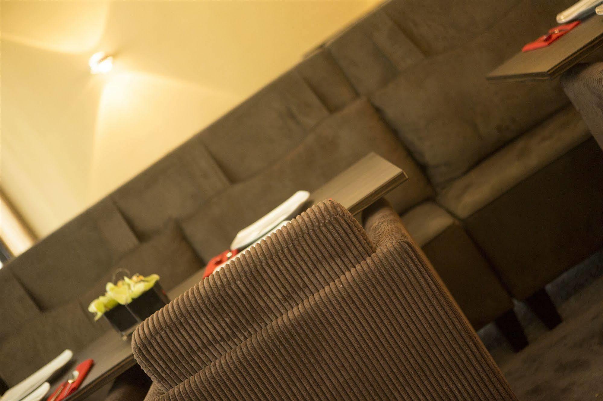 Saint-Gilles Hotel The Neufchatel מראה חיצוני תמונה