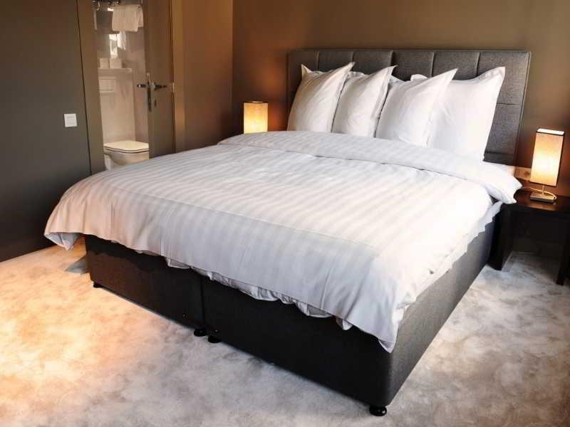 Saint-Gilles Hotel The Neufchatel מראה חיצוני תמונה