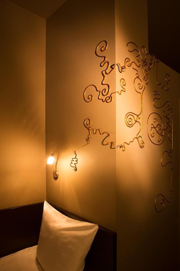Saint-Gilles Hotel The Neufchatel מראה חיצוני תמונה
